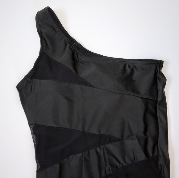 🎉HP🎉Boutique Plus Size Sleek Black Swimsuit - Picture 5 of 8